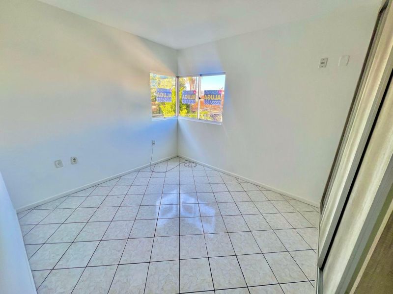 Apto 2 quartos  no bairro CORAL em LAGES