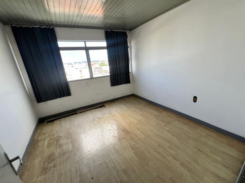 Apto 3 quartos  no bairro CORAL em LAGES