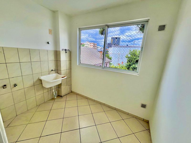 Apto 2 quartos  no bairro CORAL em LAGES