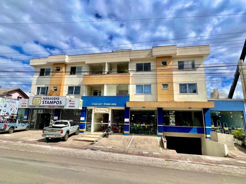 Apto 2 quartos  no bairro CORAL em LAGES