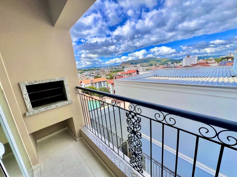 Apto 2 quartos  no bairro CORAL em LAGES