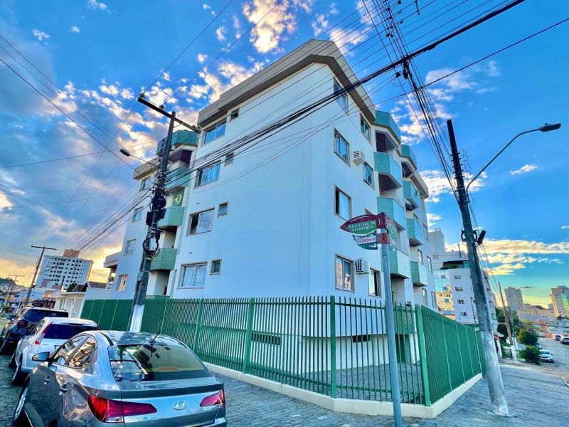 Apto 2 quartos  no bairro UNIVERSITÁRIO em LAGES