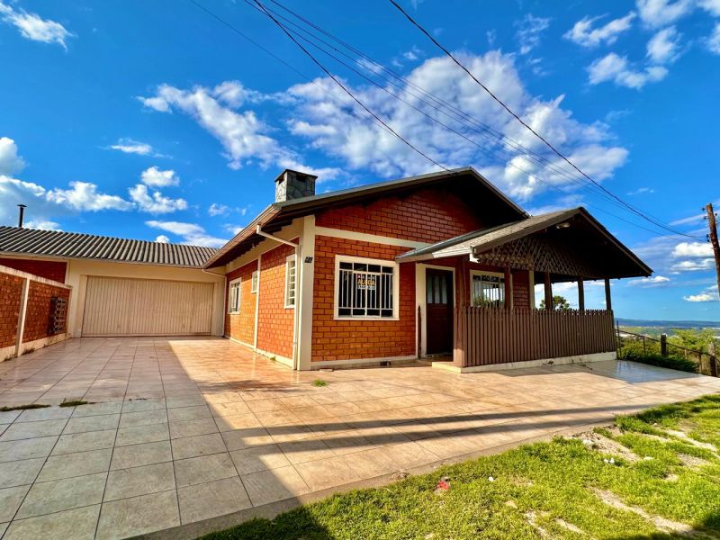 Casa 3 quartos  no bairro BOQUEIRÃO em LAGES