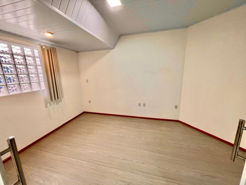 Sala no bairro SAGRADO CORAÇÃO DE JESUS em LAGES