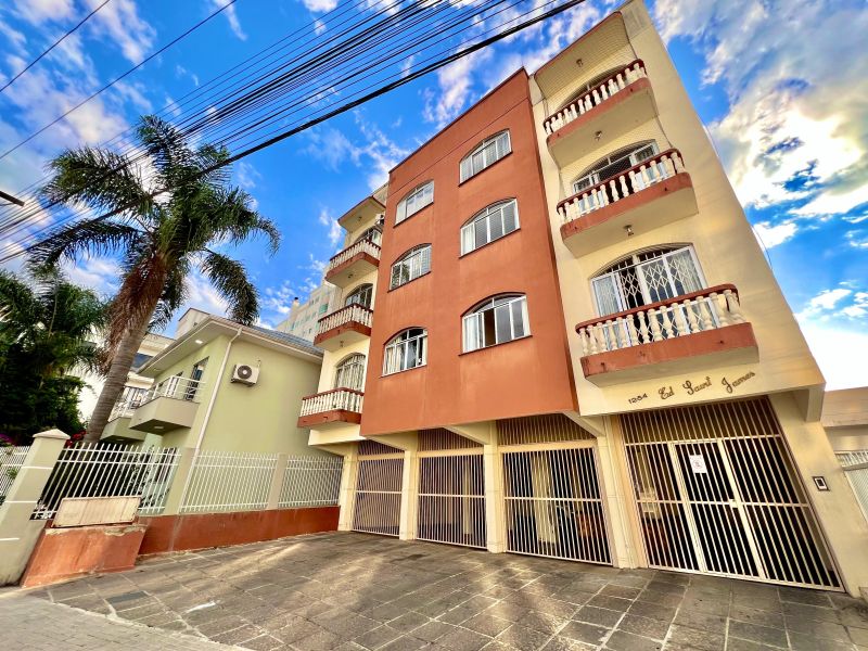 Apto 3 quartos  no bairro CENTRO em LAGES