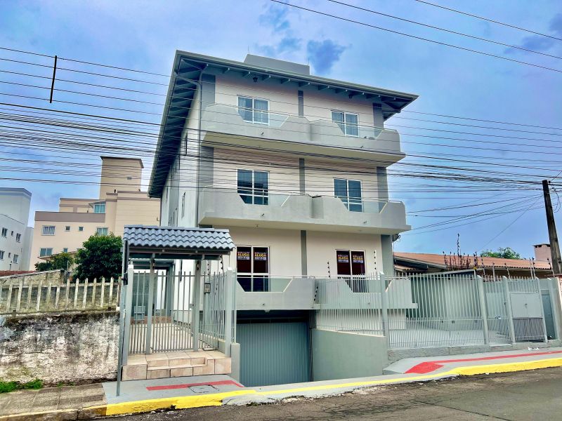 Apto - Universitário - Lages