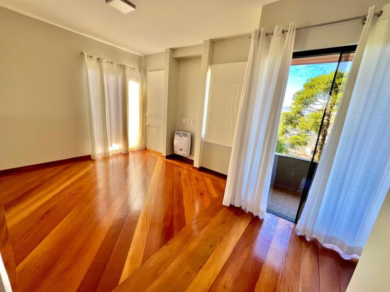 Casa 3 quartos  no bairro GUADALUPE em LAGES