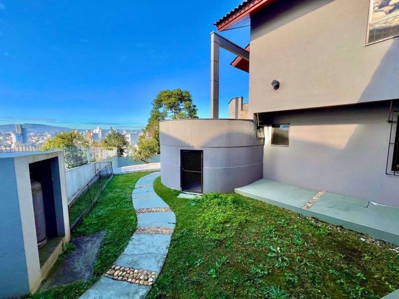 Casa 3 quartos  no bairro GUADALUPE em LAGES