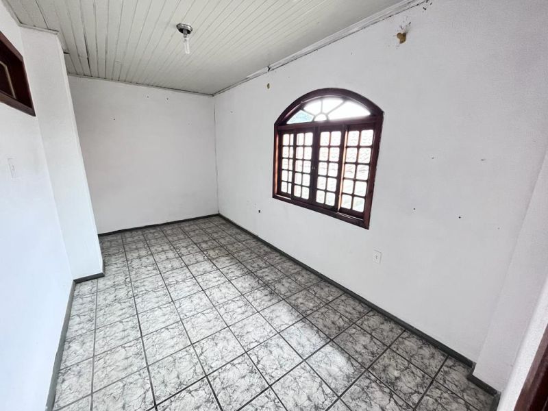 Casa 4 quartos  no bairro HABITAÇÃO em LAGES