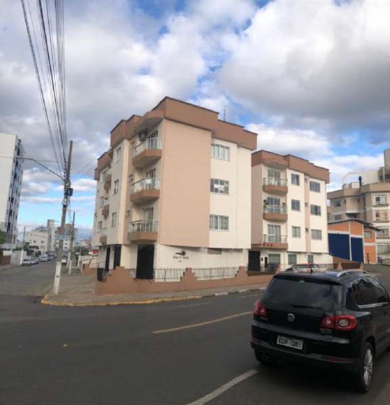 Apto 3 quartos  no bairro BRUSQUE em LAGES