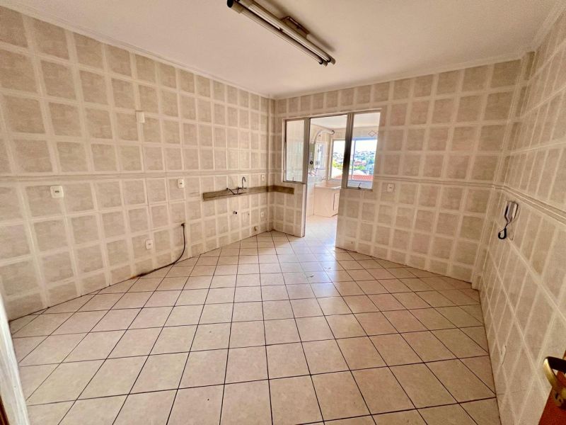 Apto 3 quartos  no bairro BRUSQUE em LAGES