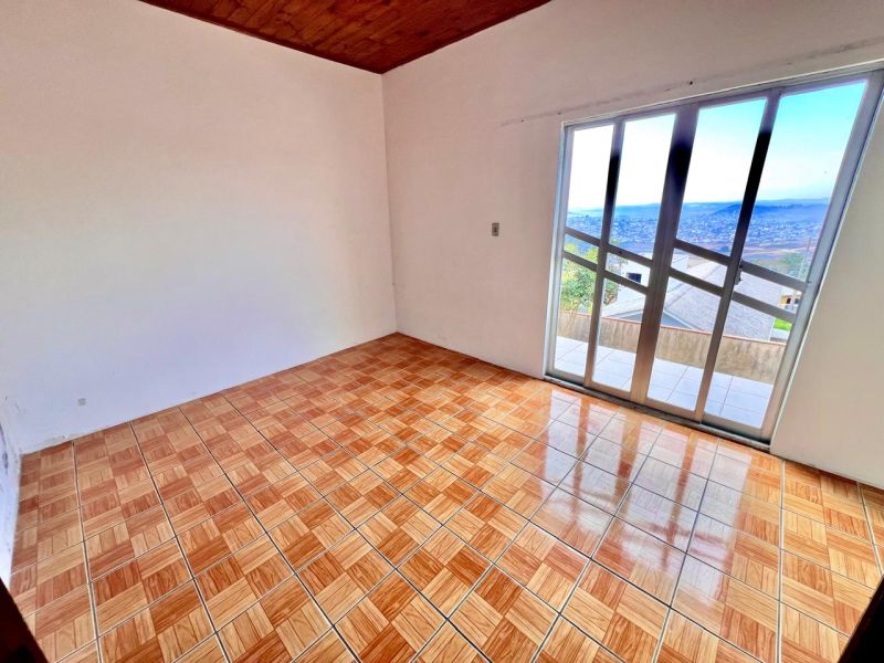 Casa 3 quartos  no bairro ÁREA INDUSTRIAL em LAGES