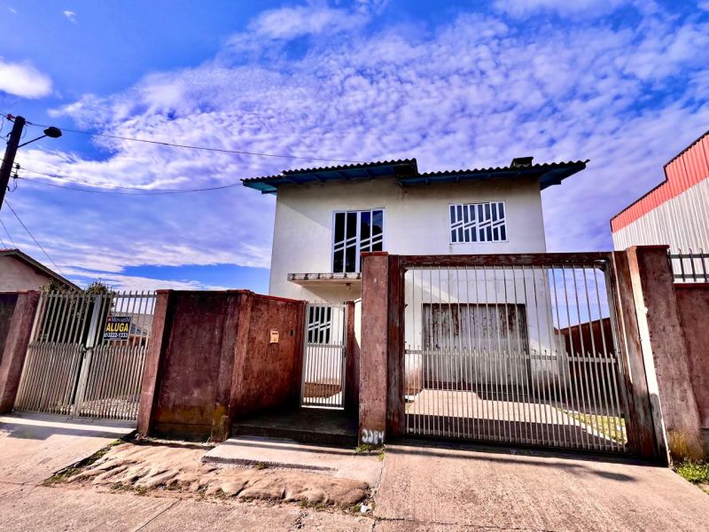 Casa 3 quartos  no bairro ÁREA INDUSTRIAL em LAGES