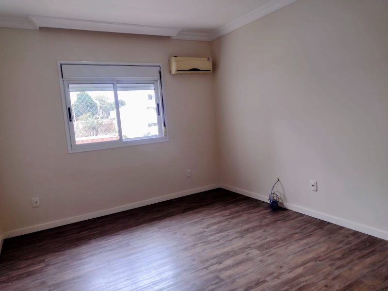 Casa 3 quartos  no bairro CORAL em LAGES