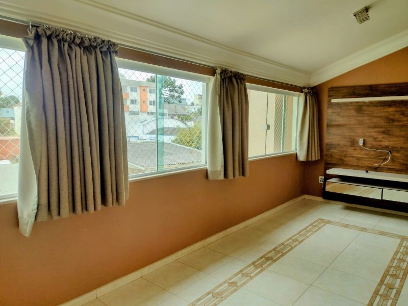 Casa 3 quartos  no bairro CORAL em LAGES