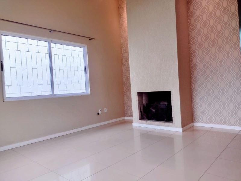 Casa 3 quartos  no bairro CORAL em LAGES