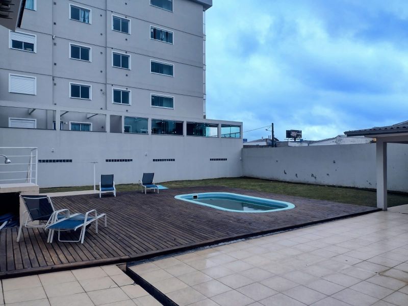 Casa 3 quartos  no bairro CORAL em LAGES