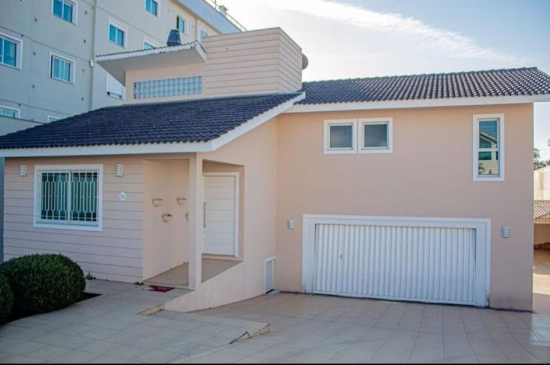 Casa 3 quartos  no bairro CORAL em LAGES