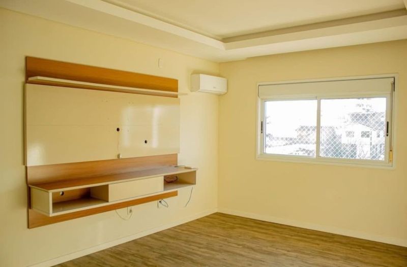 Casa 3 quartos  no bairro CORAL em LAGES