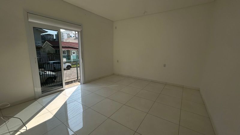 Casa 2 quartos  no bairro CORAL em LAGES