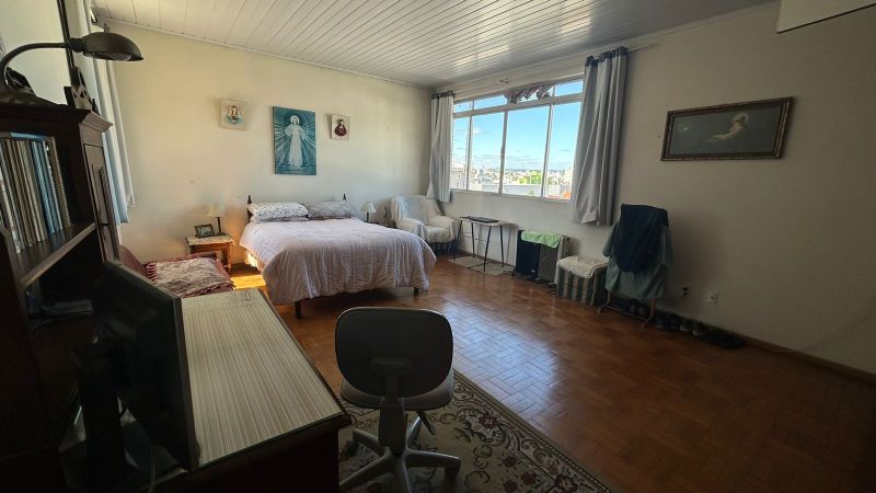 Sala 5 quartos  no bairro CENTRO em LAGES