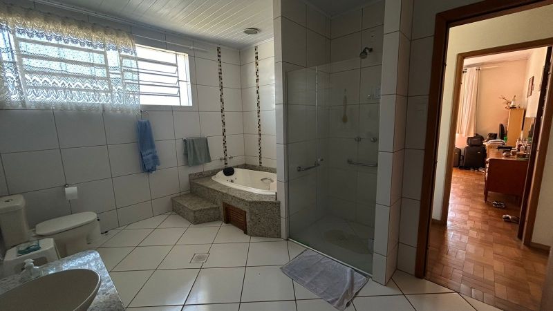 Sala 5 quartos  no bairro CENTRO em LAGES