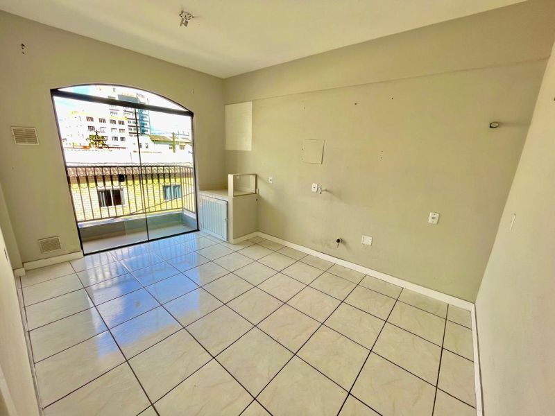 Apto 2 quartos  no bairro CORAL em LAGES