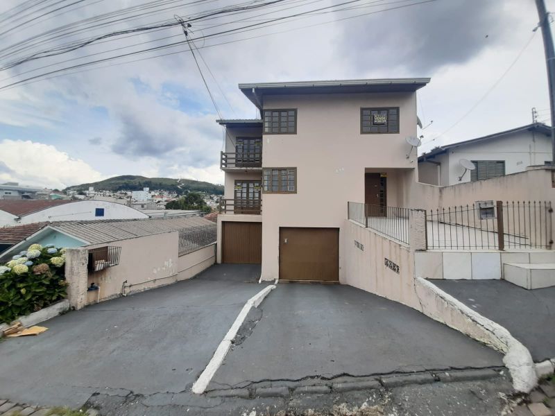 Apto 3 quartos  no bairro BRUSQUE em LAGES