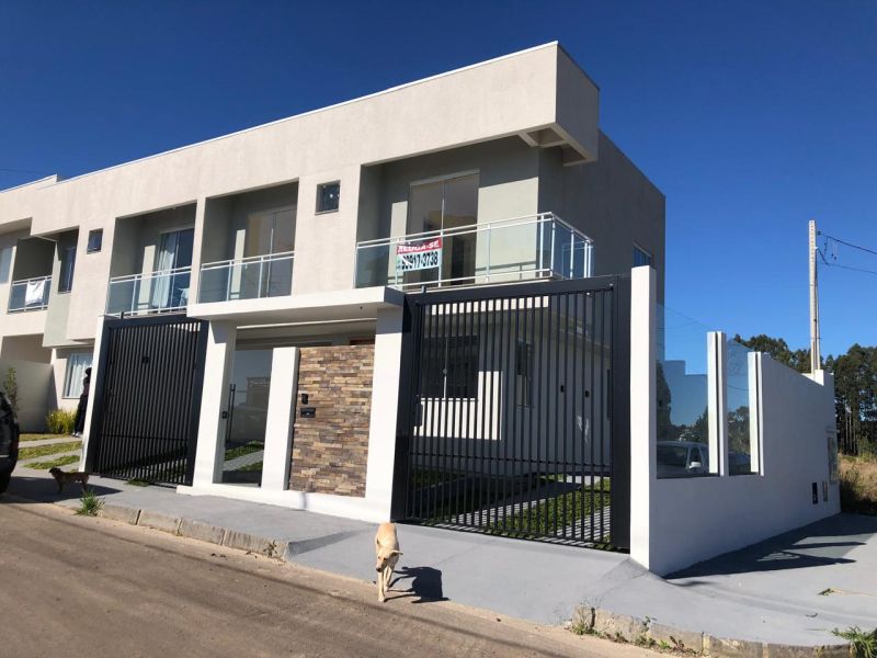 Sobrado 3 quartos  no bairro GUARUJÁ em LAGES