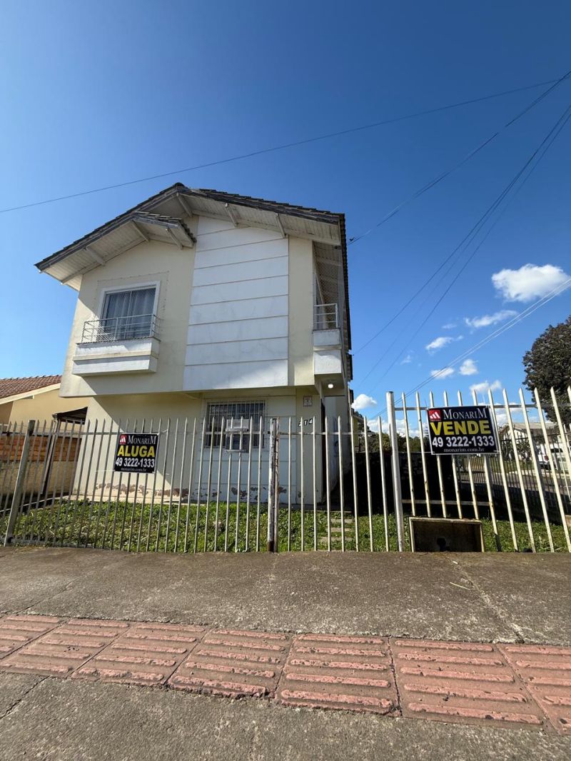 Casa 3 quartos  no bairro GUARUJÁ em LAGES