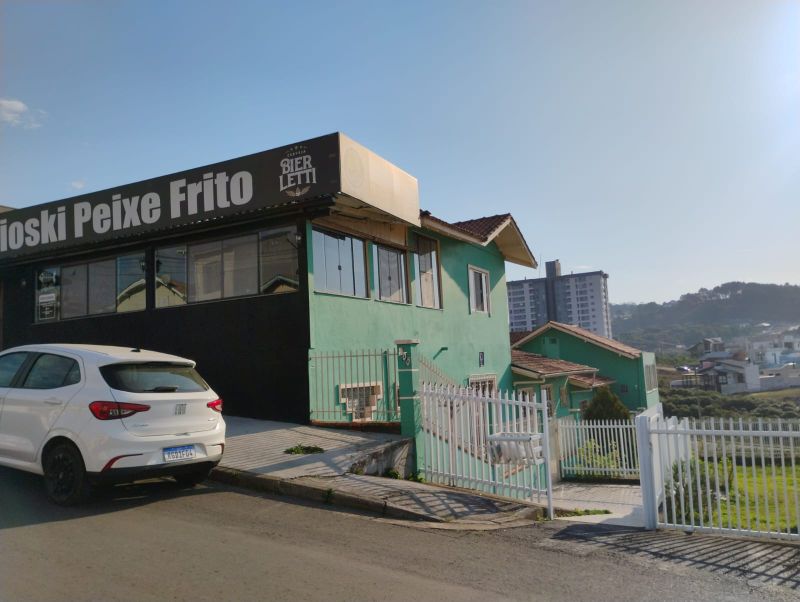 Casa 4 quartos  no bairro PETRÓPOLIS em LAGES