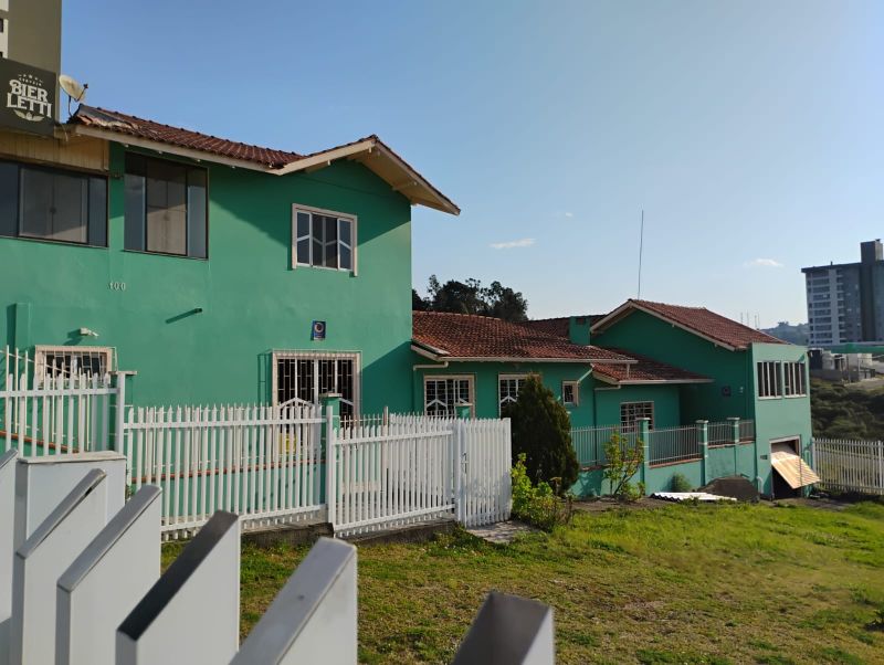Casa 4 quartos  no bairro PETRÓPOLIS em LAGES