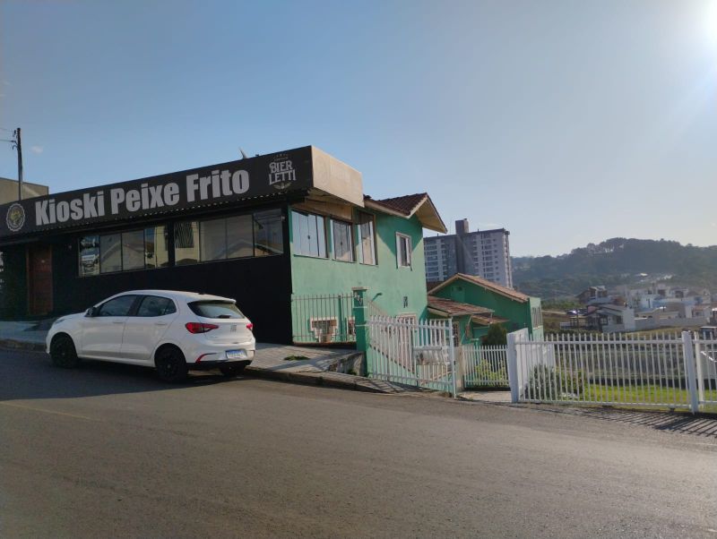 Casa 4 quartos  no bairro PETRÓPOLIS em LAGES