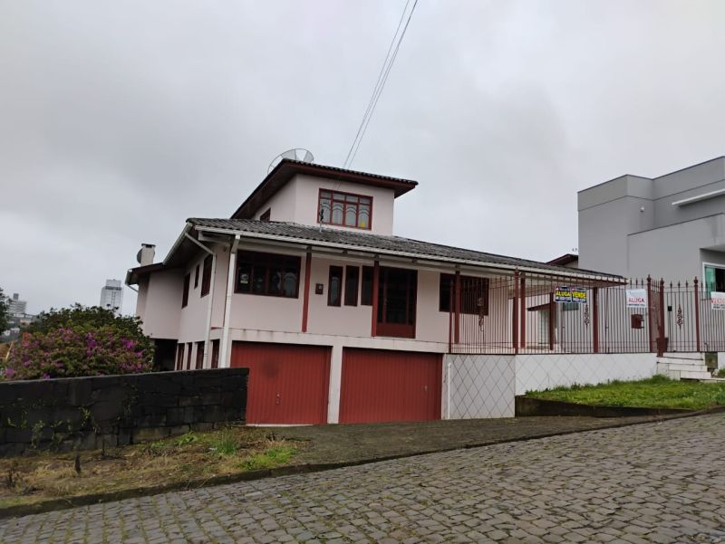 Casa 4 quartos  no bairro COPACABANA em LAGES