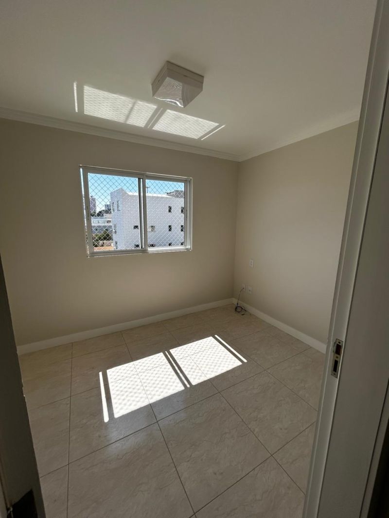 Apto 3 quartos  no bairro CORAL em LAGES