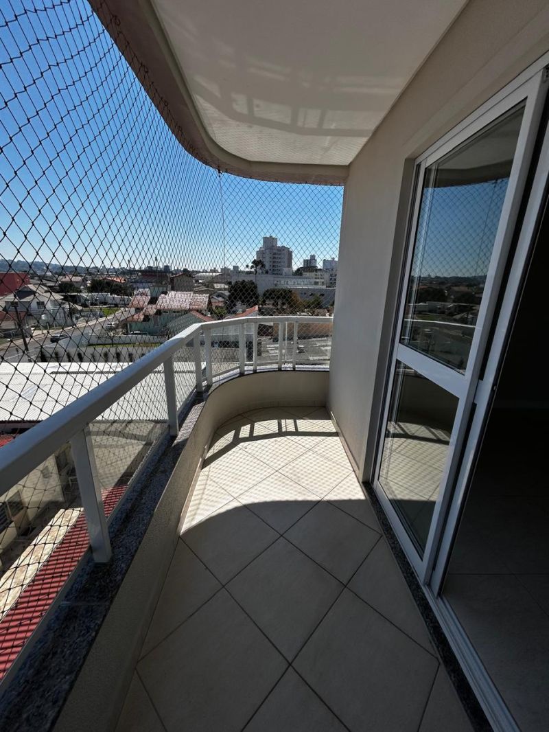 Apto 3 quartos  no bairro CORAL em LAGES