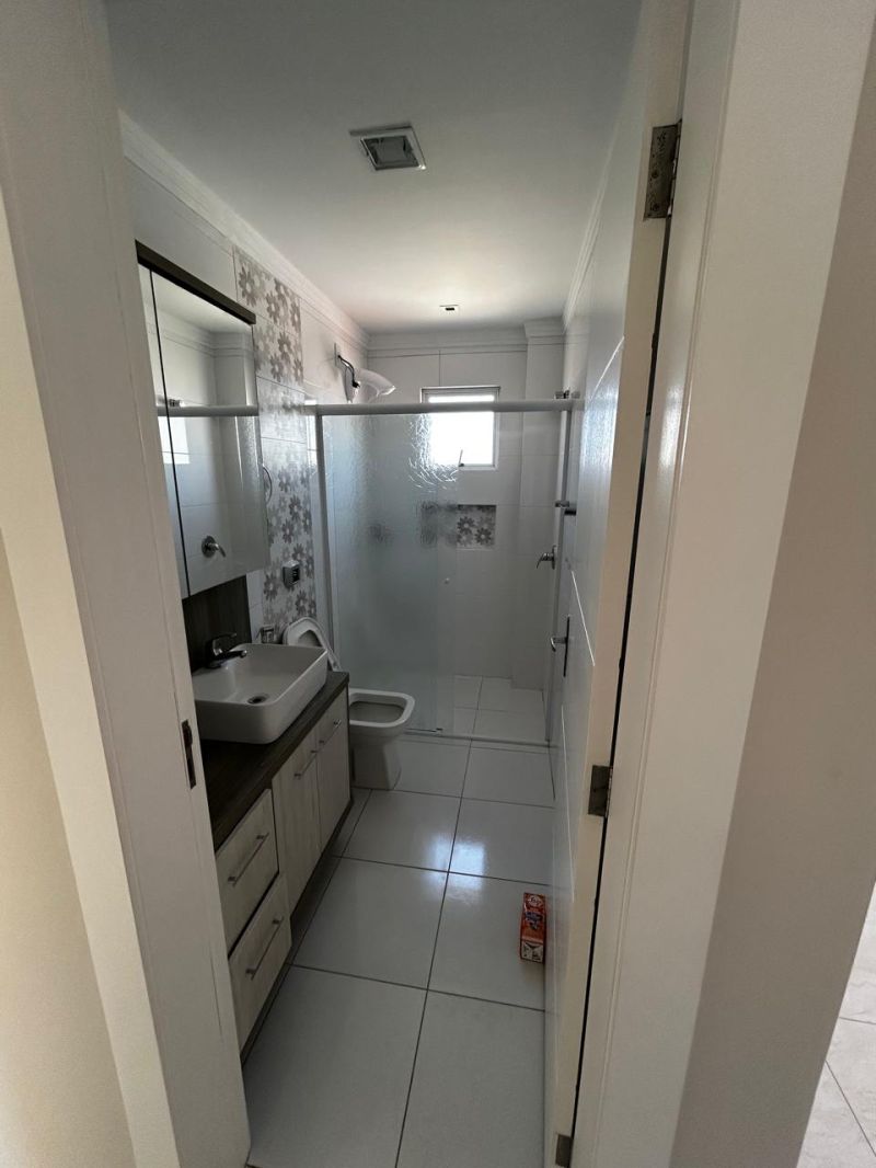 Apto 3 quartos  no bairro CORAL em LAGES