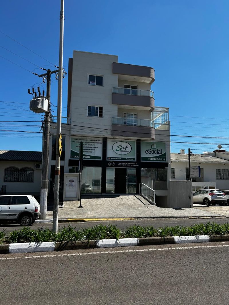 Apto 3 quartos  no bairro CORAL em LAGES