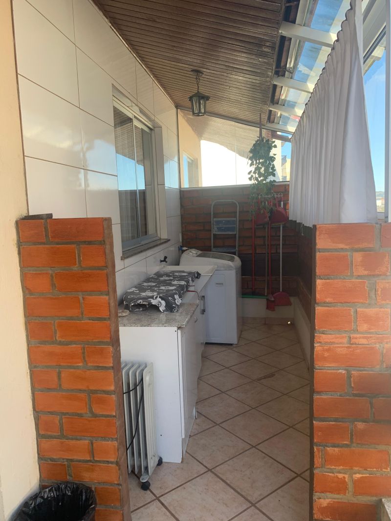 Casa 2 quartos  no bairro CORAL em LAGES