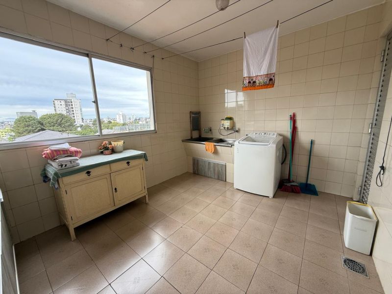 Cobertura 3 quartos  no bairro CENTRO em LAGES