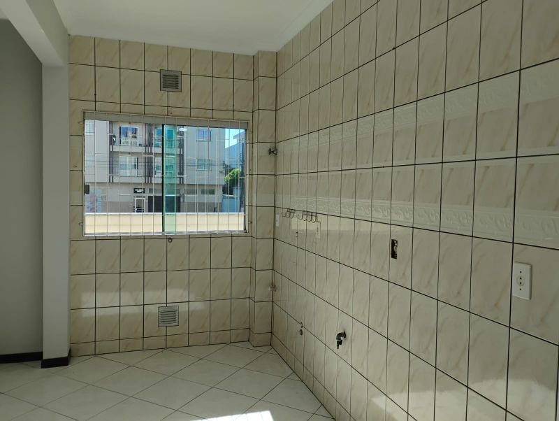 Apto 2 quartos  no bairro CORAL em LAGES