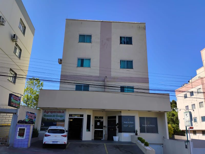 Apto 2 quartos  no bairro CORAL em LAGES