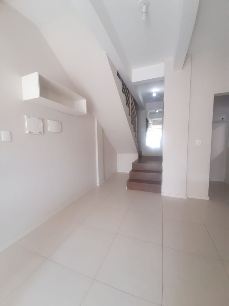 Sobrado 3 quartos  no bairro SANTA MÔNICA em LAGES