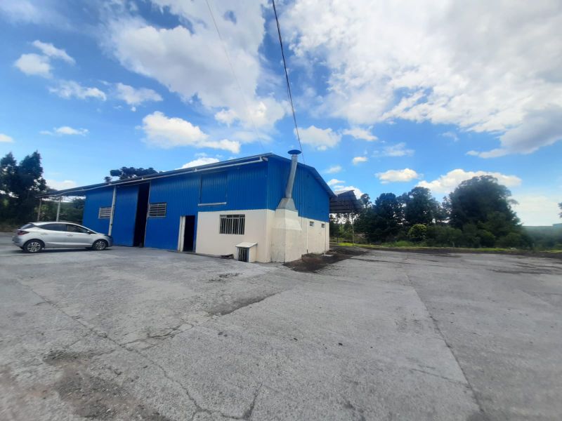 Barracão no bairro JARDIM DAS CAMÉLIAS em LAGES