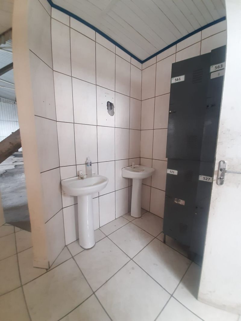 Barracão no bairro JARDIM DAS CAMÉLIAS em LAGES