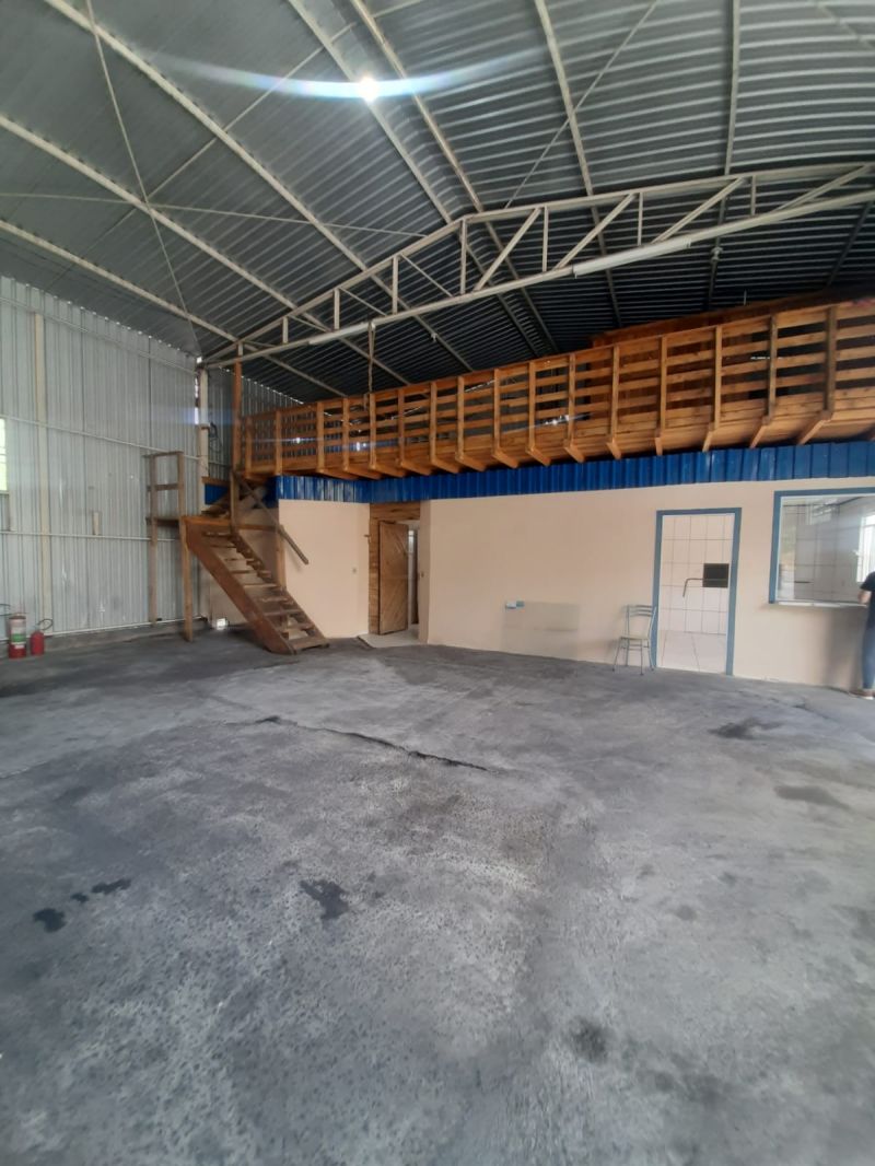 Barracão no bairro JARDIM DAS CAMÉLIAS em LAGES