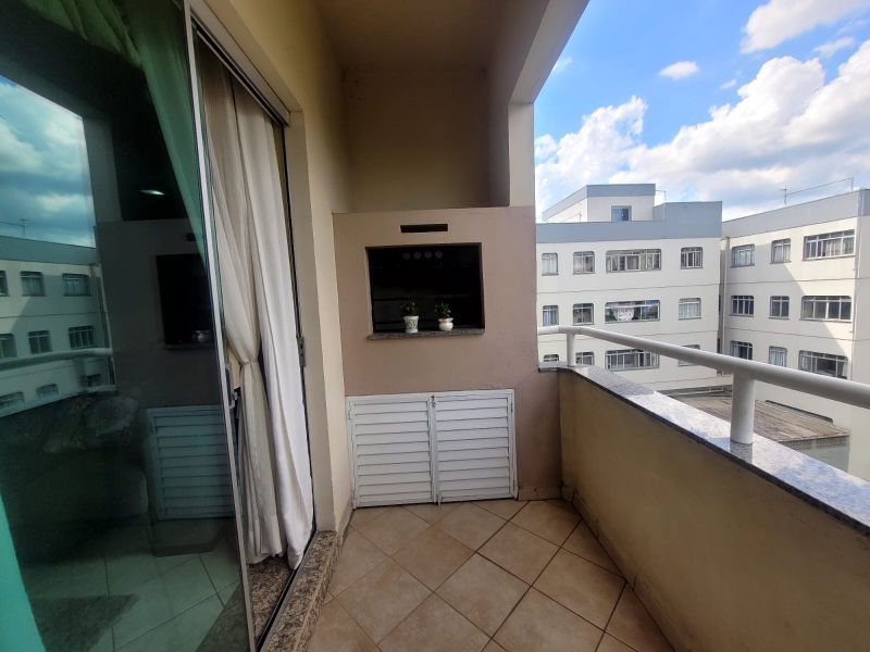 Apto 3 quartos  no bairro CORAL em