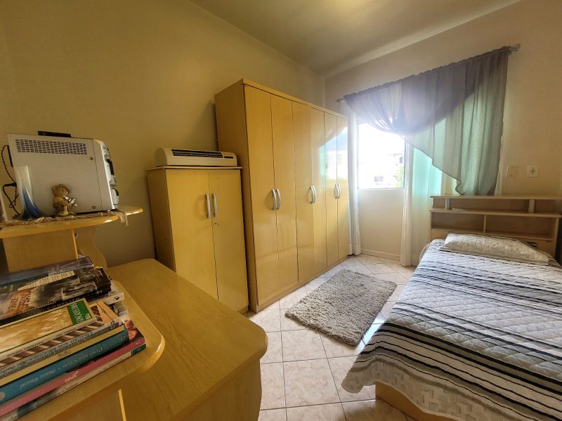 Apto 3 quartos  no bairro CORAL em