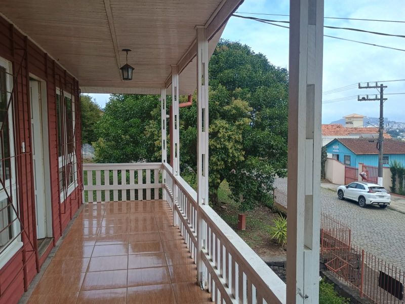 Casa 4 quartos  no bairro CONTA DINHEIRO em LAGES