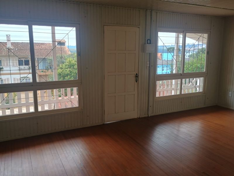 Casa 4 quartos  no bairro CONTA DINHEIRO em LAGES